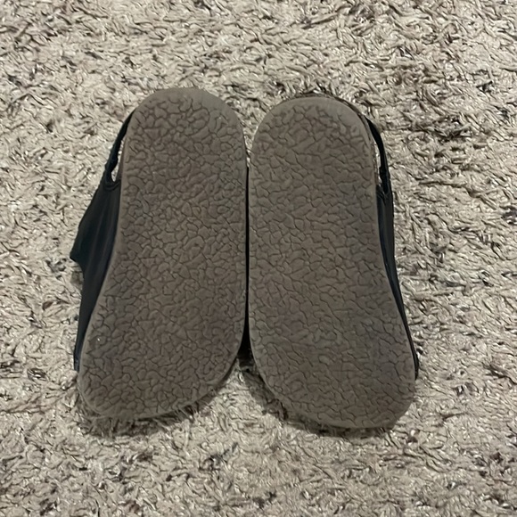 OshKosh toddler sandals - Picture 5 of 7